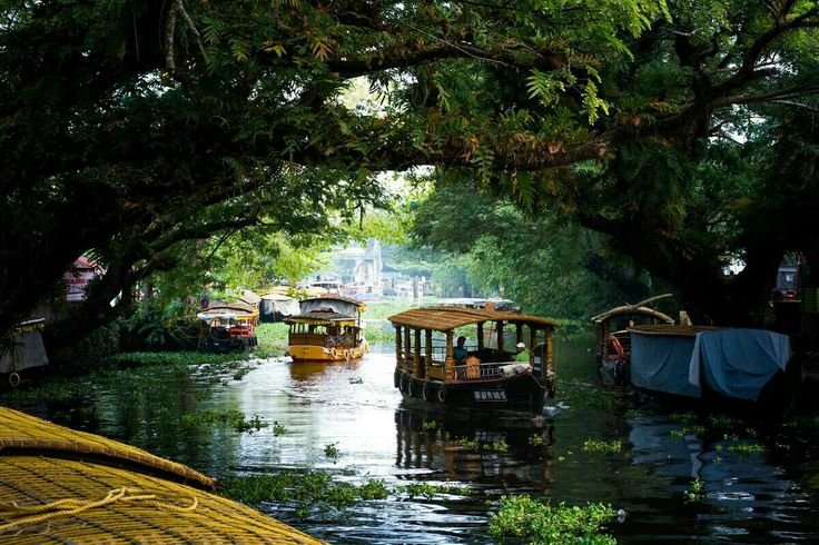 Kerala Backwaters Tour